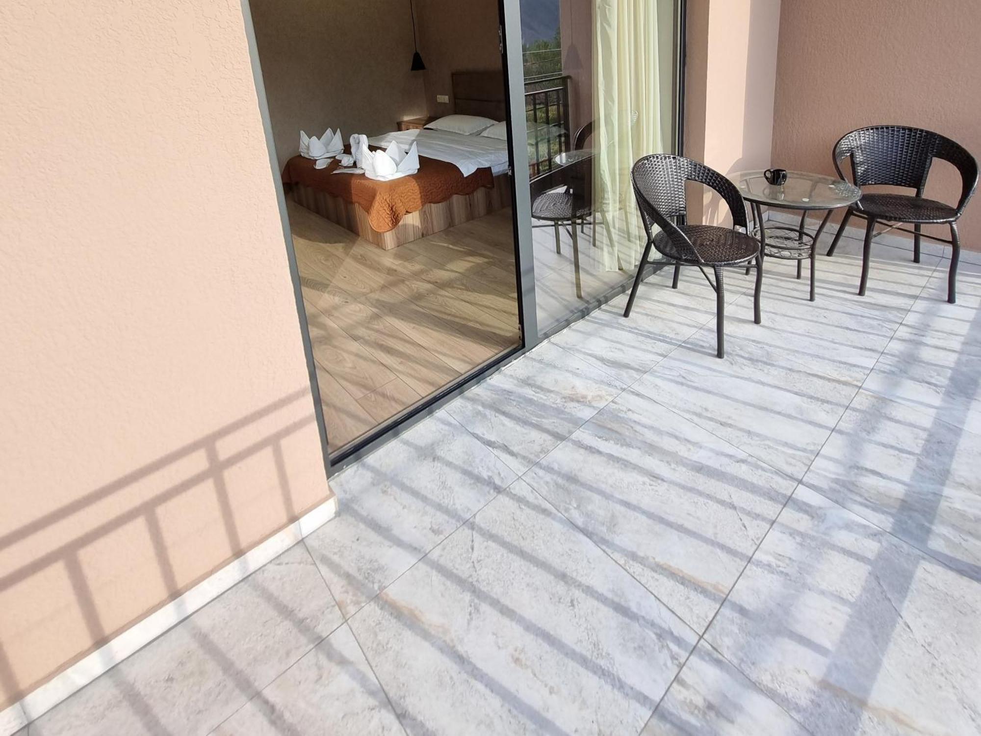 Hotel Sweet Night Stepantsminda Exterior foto